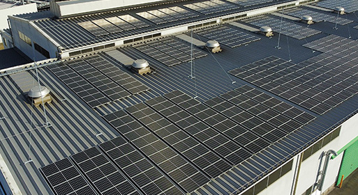 再生可能エネルギー設備（太陽光発電や蓄電池）の提供
